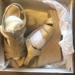 Brand new in box! Michael kors nude shimmer wedge